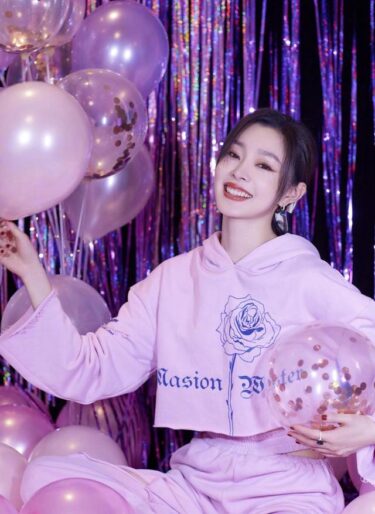 ソン・イー(宋軼)の経歴やプロフィールは！？彼氏情報も！